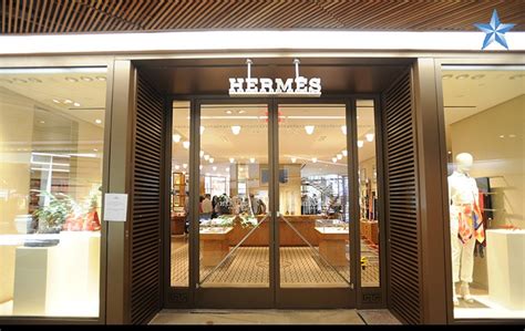 hermes stores honolulu.